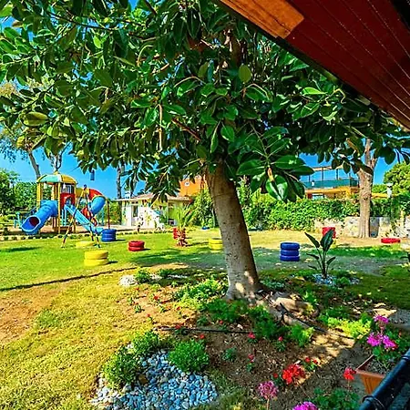 Hotel Mediterranean Breeze