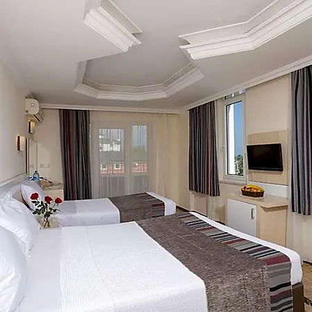 Hotel Mediterranean Breeze