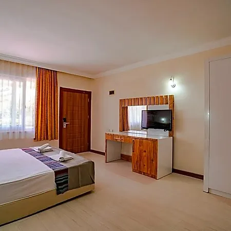 Hotel Mediterranean Breeze 4*